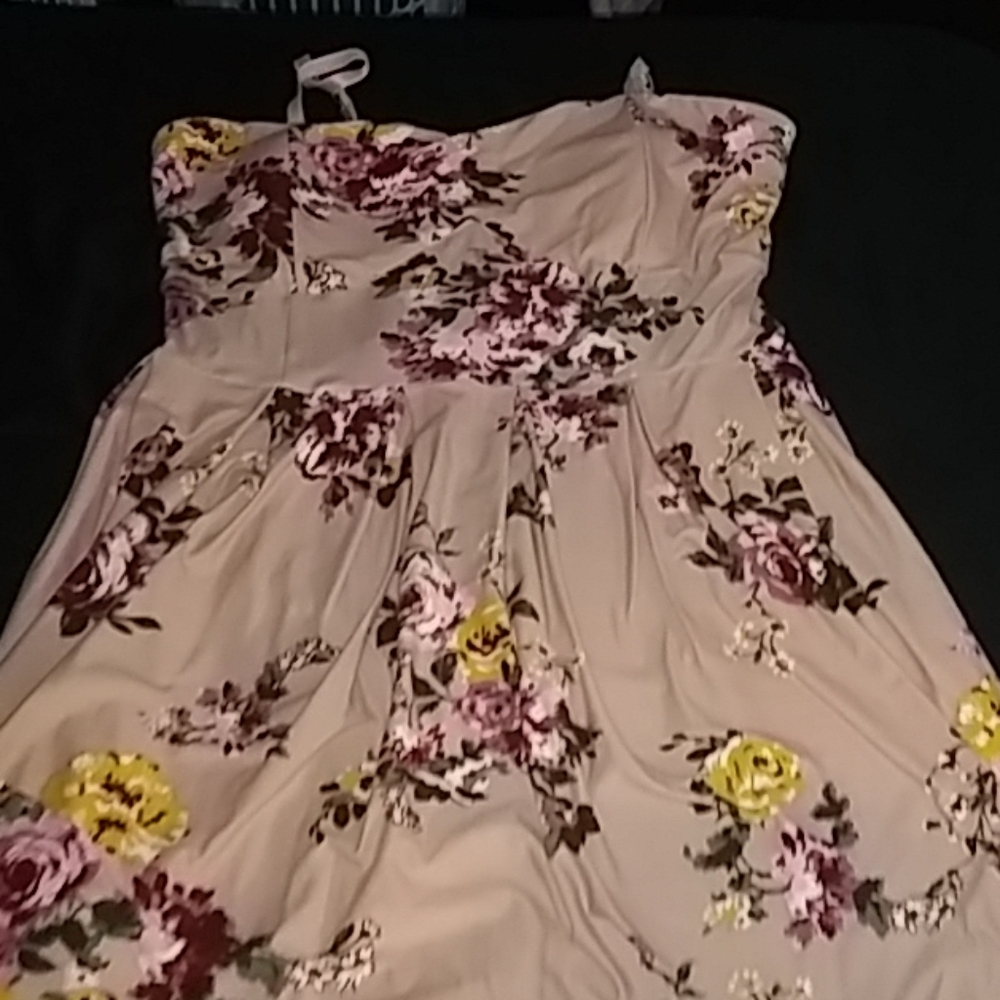 Floral strapless/nonstrapless dress